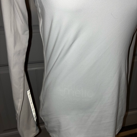 Lululemon Run: Layer Me Long Sleeve Size 6 Exercise Stretch Minimalist Pocket - Picture 3 of 10